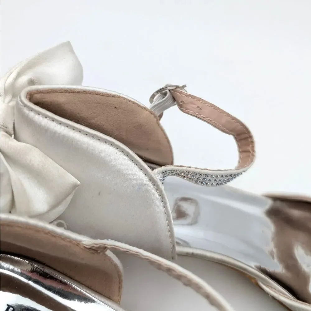 Badgley Mischka Slip-On Heel Dress Shoes Girls' White Satin Size US5